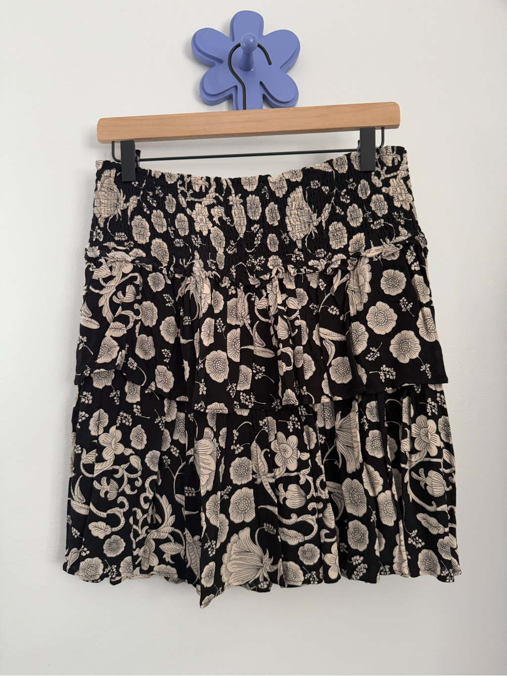 Anthropologie Medium Somerset Mini Skirt Black Beige Floral Tiered Flowy Boho